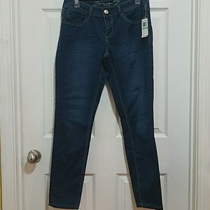 Seven7 Dark Wash Stretchy Skinny Jean